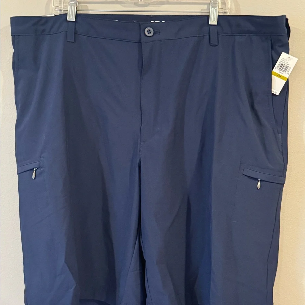IZOD Men's Golf Swing Flex Stretch Cargo Short Navy Size 44 NEW